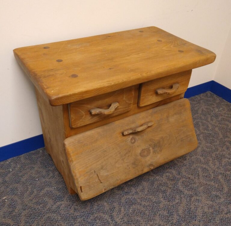 Cabinet 2